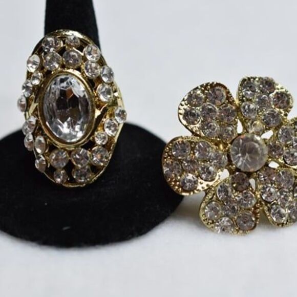Glitzy Sparkling Rhinestone 2pc Gold Tone Metal Alloy Glam Party Rings - Picture 1 of 3